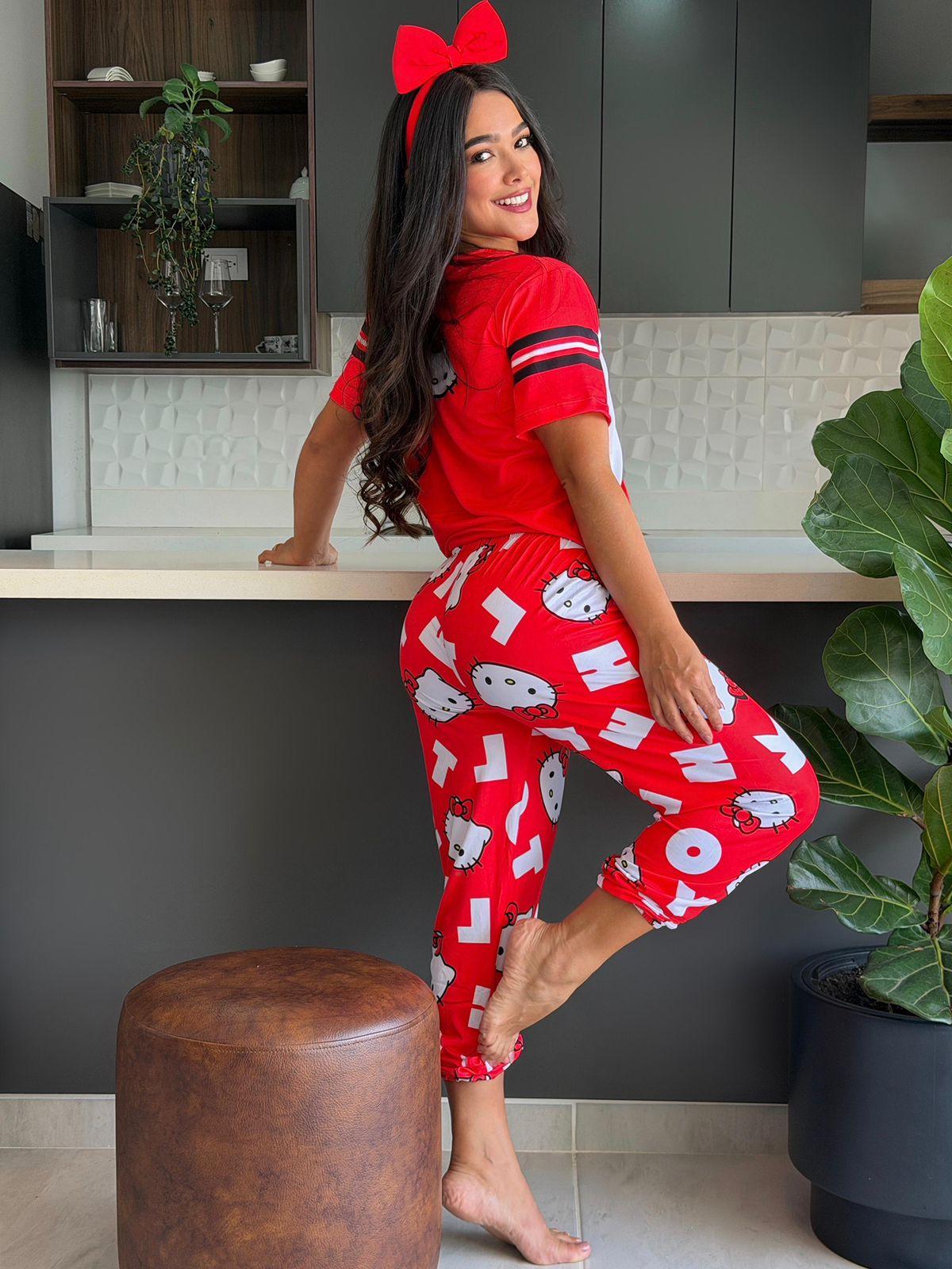 Pijama Pantalón Capri Camiseta Hello Kitty Roja